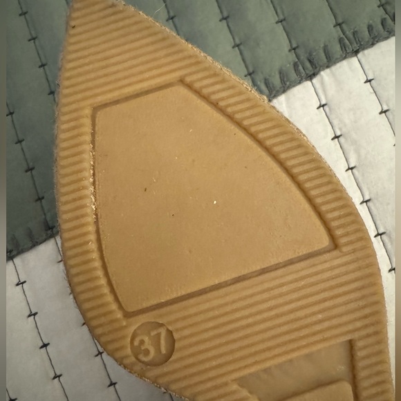 Carmen Saiz women’s brown espadrilles. - Picture 5 of 5